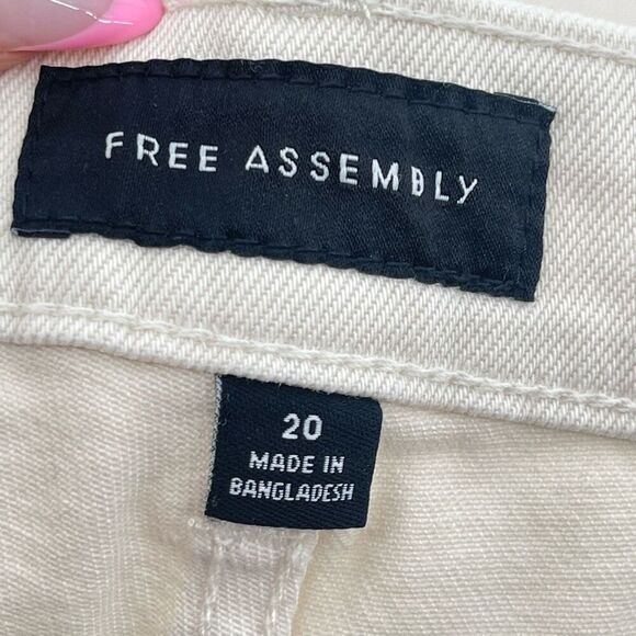 Free Assembly Women’s Cream Patch Pocket Denim Shorts Size 20 – 4” Inseam NWT - Picture 12 of 16